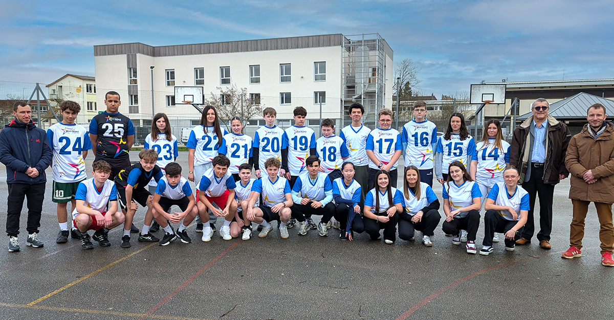 Illustration actualiteNouveaux maillots pour l'association sportive Mont Roland